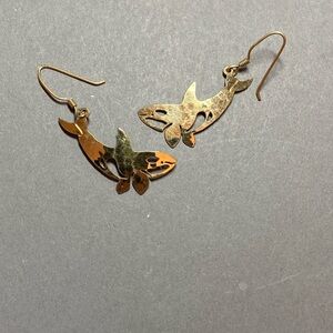 Vintage Wyld Bryde  killer whale orca dangle earrings